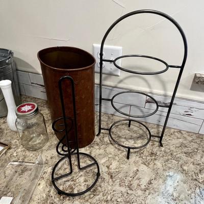 Lot 85 Kitchen & household misc