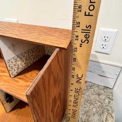 Lot 86 Vintage home-made doll house