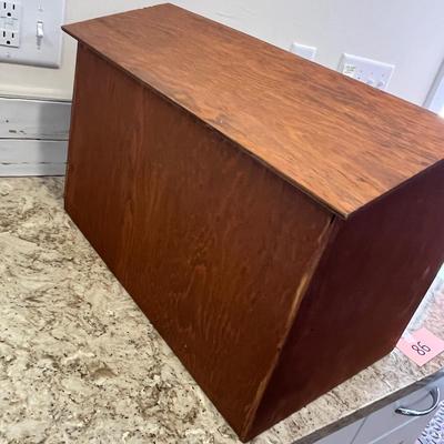 Lot 86 Vintage home-made doll house