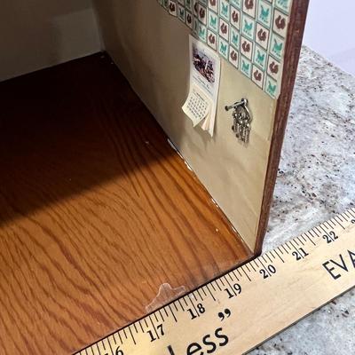 Lot 86 Vintage home-made doll house
