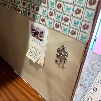 Lot 86 Vintage home-made doll house