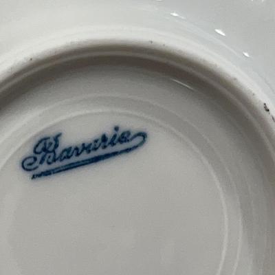 Lot 98 Porcelain lot
