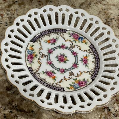 Lot 98 Porcelain lot