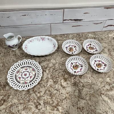 Lot 98 Porcelain lot
