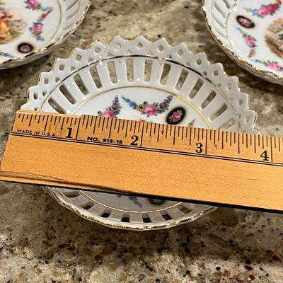 Lot 98 Porcelain lot