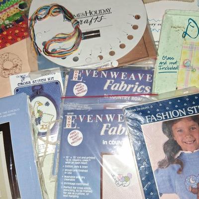 Sale Photo Thumbnail #69: Craft kits, palate,  matts, & more. All for one money