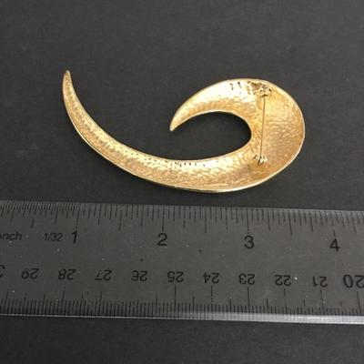 Large goldtone, brooch, vintage