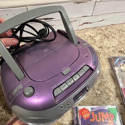 Lot 109 Boom box w/ CDs