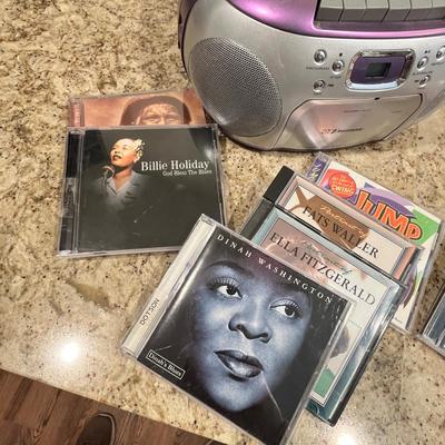 Lot 109 Boom box w/ CDs