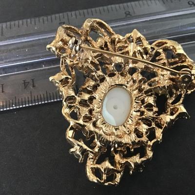 Vintage faux Stone Brooch