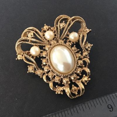 Vintage faux Stone Brooch