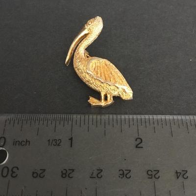 Vintage gold tone pelican/ brooch