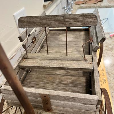Lot 124 Pull wagon