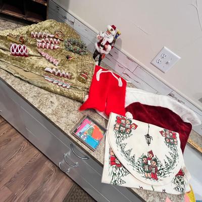 Lot 130 Christmas decor