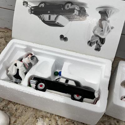 Lot 136 Dept. 56 Christmas Village items