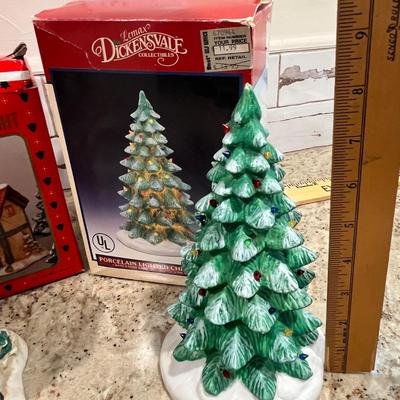 Lot 137 Christmas Village pieces