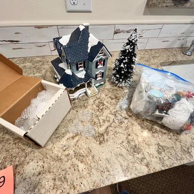 Lot 139 Christmas decor