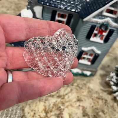 Lot 139 Christmas decor