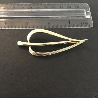 Sale Photo Thumbnail #171: Vintage Sarah Coventry Brooch Please see attached photos