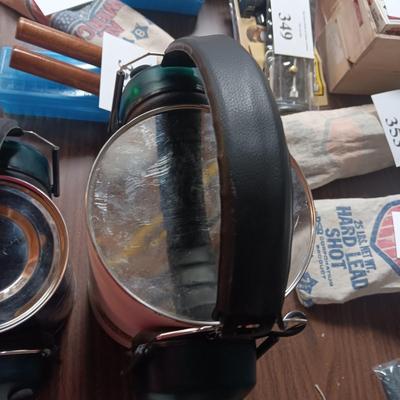 A PAIR OF OVER & OUT ELECTRONIC HEARING PROTECTION