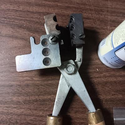 BULLET MOLD, MOULD REBUILD KIT AND DROP OUT SPRAY