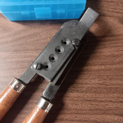 BULLET MOLD AND A 44 MAG CASE-GARD