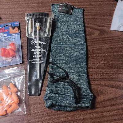 PISTOL AND RIFLE CLEANING KITS, EAR PLUGS, TARGET SPOTS AND GANDER SLEEVE