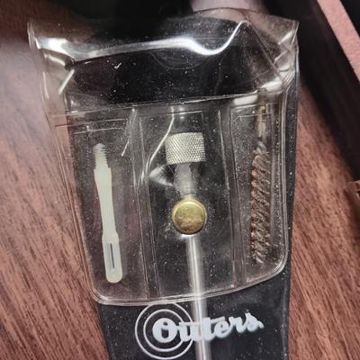 VERY NICE GUN CLEANING KIT, 2 CASE-GARDS AND A PISTOL CLEANING KIT