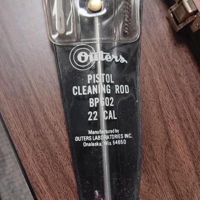 VERY NICE GUN CLEANING KIT, 2 CASE-GARDS AND A PISTOL CLEANING KIT