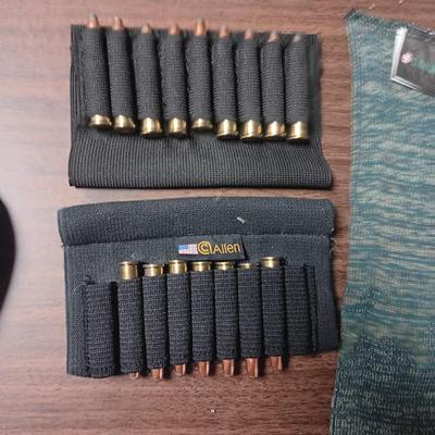 2 ELASTIC BULLET HOLDERS, GANDER SLEEVE AND SMALL PISTOL HOLDER