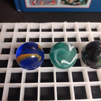 COFFEE TABLE MARBLE BOOK AND 7 BOULDERS