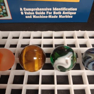 COFFEE TABLE MARBLE BOOK AND 7 BOULDERS