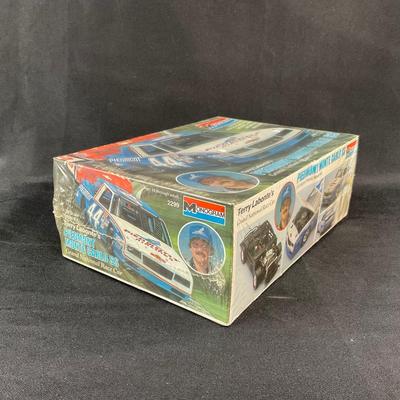 Sale Photo Thumbnail #327