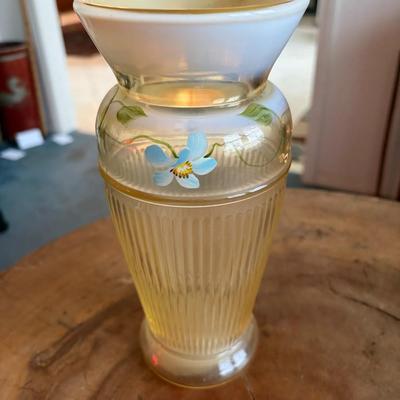 Fenton blue daisy vase