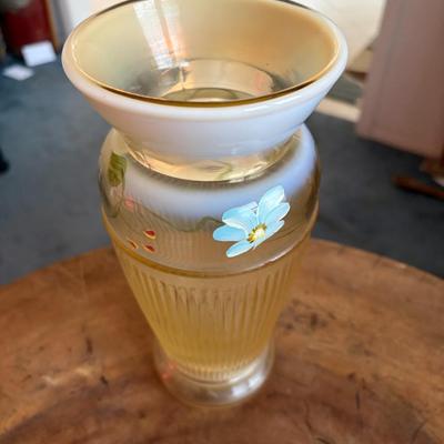 Fenton blue daisy vase