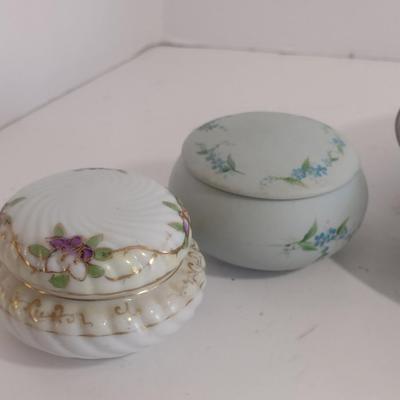 Assorted Home Decor Items- Enameled Bowls, Japanese Salt & Pepper Shakers (Decor #7)