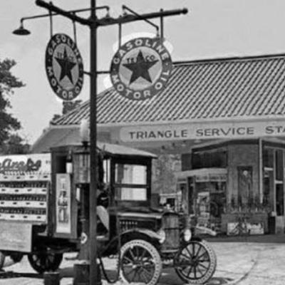 Vintage Late 1920’s-1934 Texaco Gasoline Motor Oil Porcelain Sign on Original Double-Sided Frame
