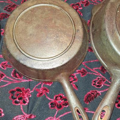 Sale Photo Thumbnail #122: 3 different sizes & makers. All in cooking condition.  Needs to be cleaned before cooking.