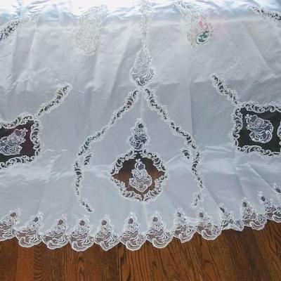 Sale Photo Thumbnail #148: Size 8 two piece gown. Dress with removable train. Gorgeous,  preserved after 1 wear & in excellent condition.  Michelangelo Gown, original price $2999

You can make arrangements to come in & try gowns on. Please message for appointments