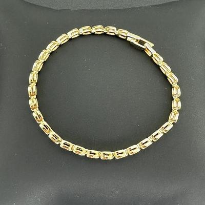 Brand New Bracelet 925 Sterling Silver Stamped Zirconia