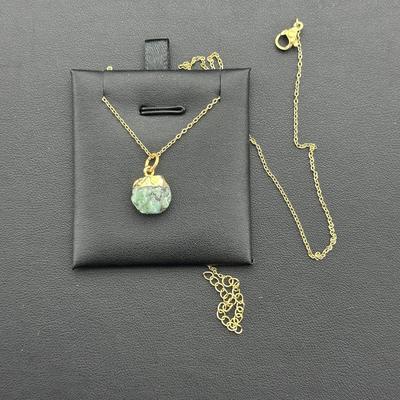 Necklace  925 Silver-Tone, Gold-Plated Natural Raw Green Emerald  Gemstone