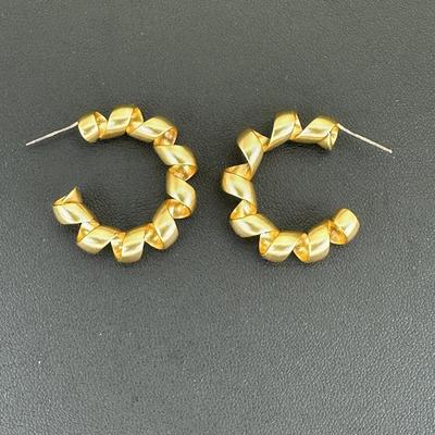 Luxurious Gold Alloy Plated Earrings