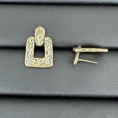 Luxurious Gold Alloy Plated Earrings