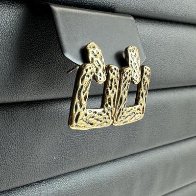 Luxurious Gold Alloy Plated Earrings