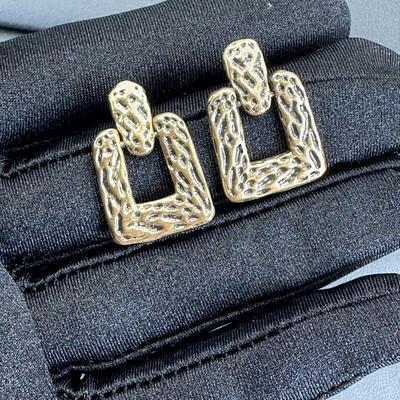 Luxurious Gold Alloy Plated Earrings
