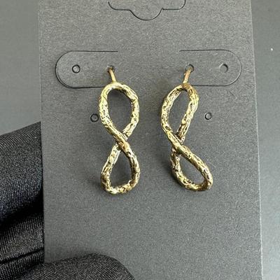 Luxurious Gold Alloy Plated Earrings
