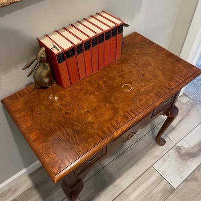 Hekman Georgian design mahogany lowboy