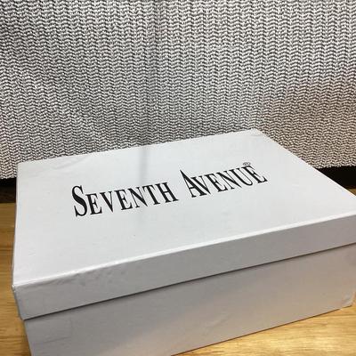 seventh avenue size 7w tan fringe ankle boots