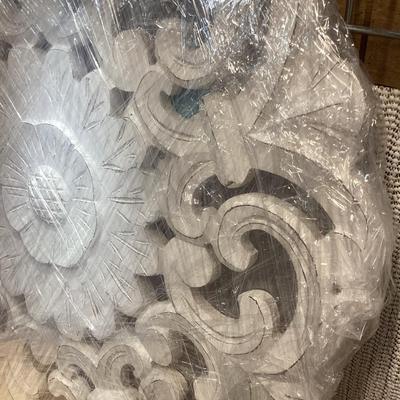 24 in wide floral white wooden wall décor