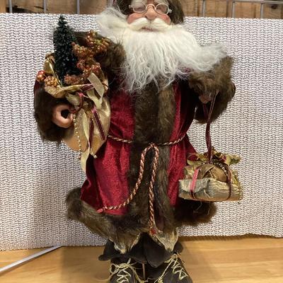 Windy Hill Collection Standing Ol' World Traditional Santa Claus Christmas Figurine. 